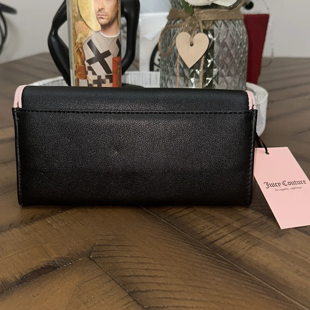 NWT Juicy Couture wallet 💕✨✨ - Picture 2 of 3